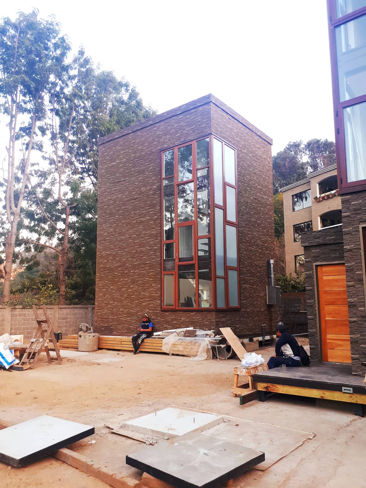 Proyecto habitacional Rivex durante su terminación